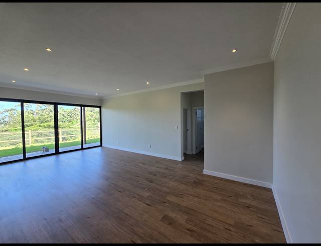4 BEDROOM HOUSE FOR SALE IN NEW SALT ROCK CITY